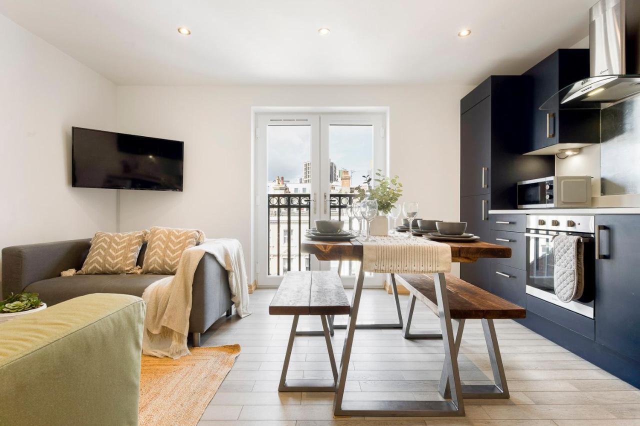 Spacious, Newly Renovated, Three Bedroom Town Centre Duplex Apartment With Free Parking, Sleeps Seven - Walking Distance To Beach Bournemouth Eksteriør billede