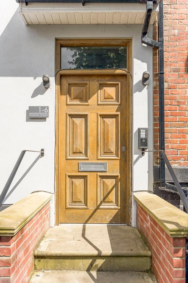 Spacious, Newly Renovated, Three Bedroom Town Centre Duplex Apartment With Free Parking, Sleeps Seven - Walking Distance To Beach Bournemouth Eksteriør billede